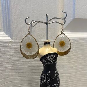 Handmade Daisy Teardrop Resin Earrings in White and Gold
